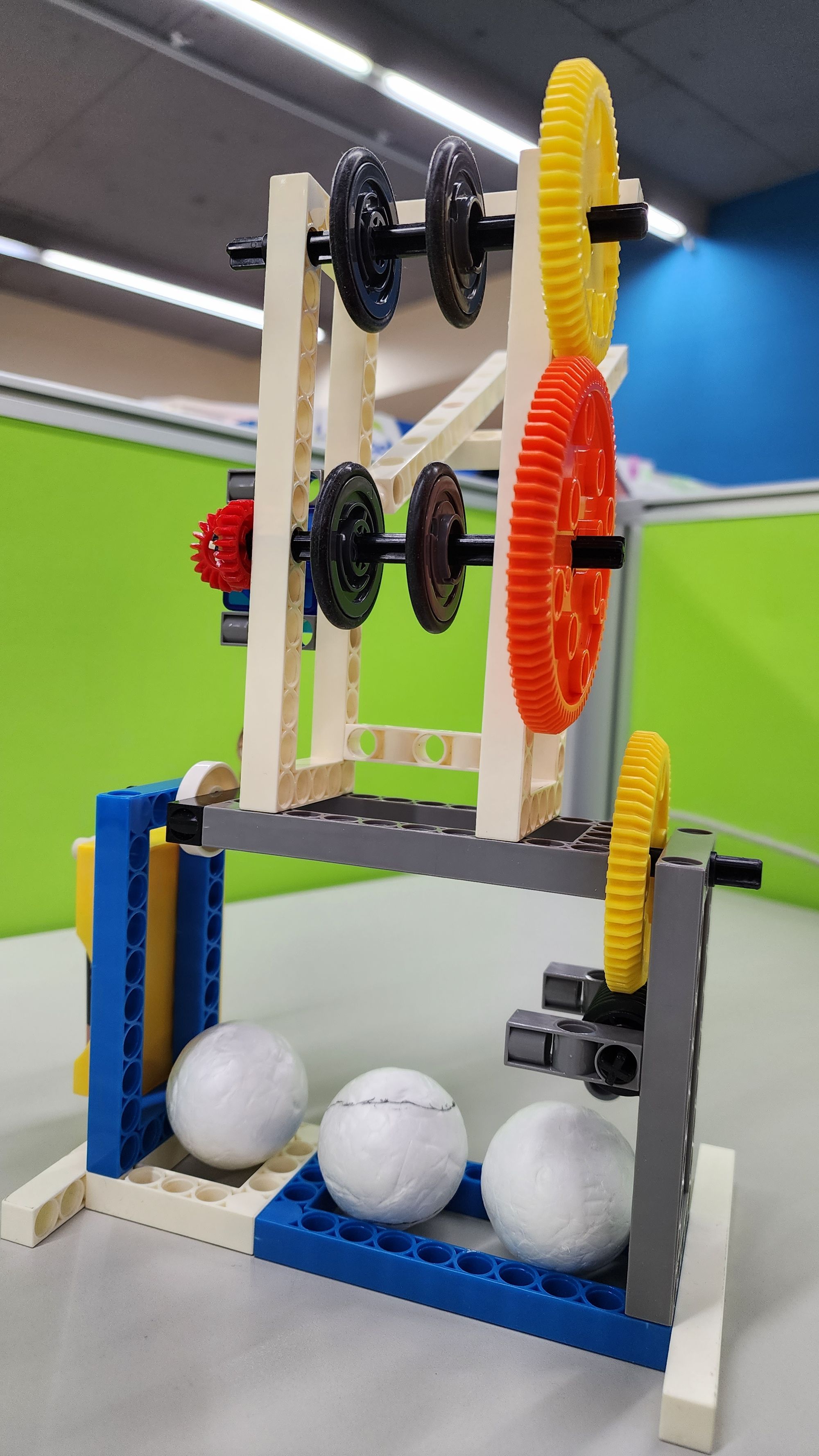 Science in daily life: EP11 – Two-Roller Pitching Machine